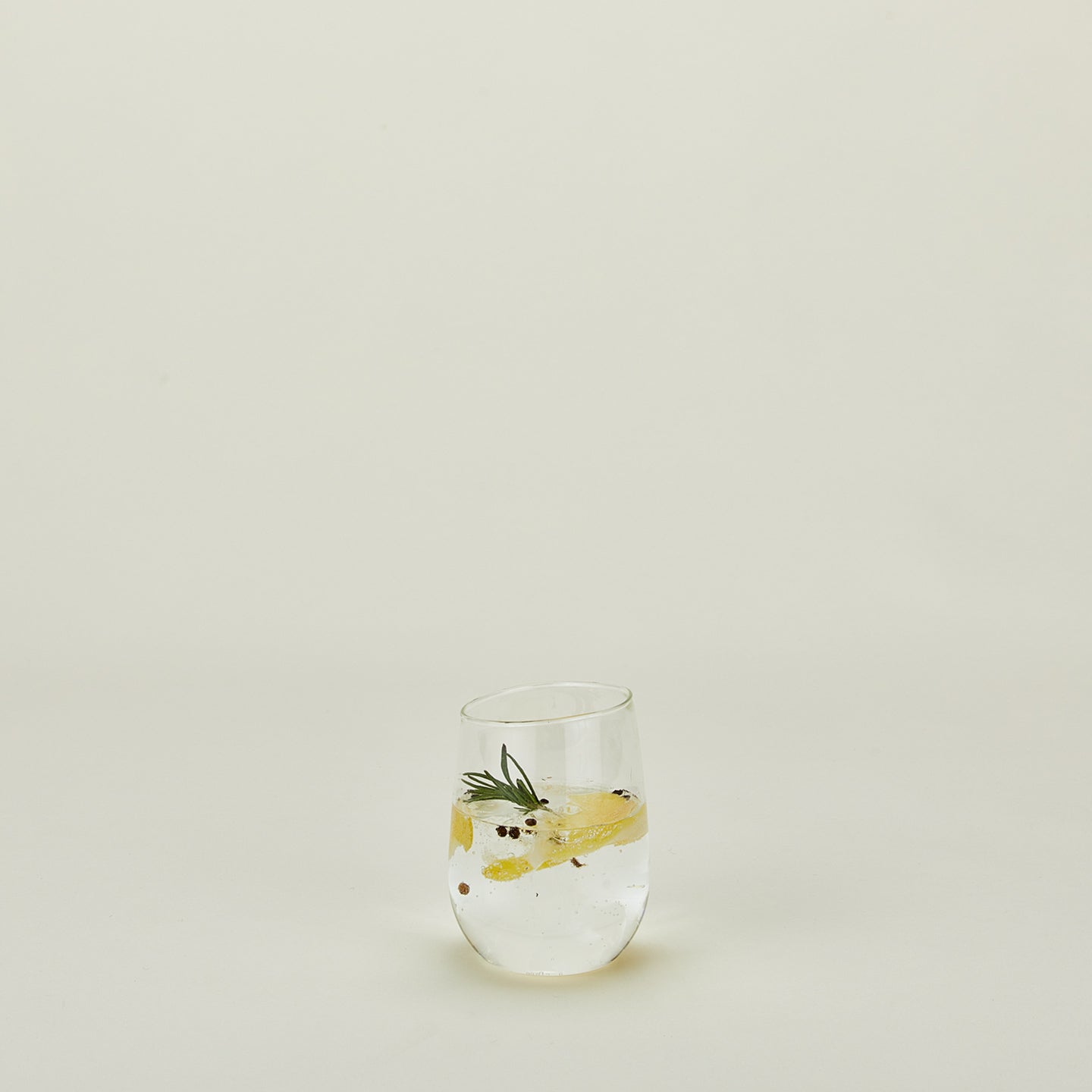 Modern Textured Drinking Glass Set - Image 3
